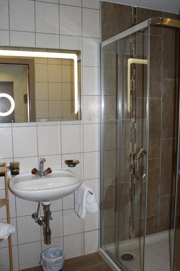 Hotel De La Gare Monthey Zewnętrze zdjęcie